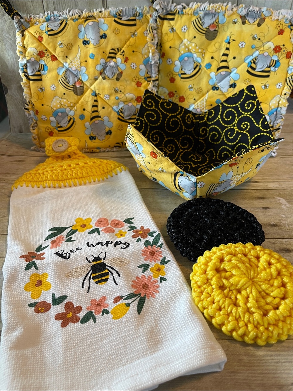 6 Pc Set Microwave/Ice Cream Bowl Cozy Fabric Bowl Gnomes & Bees Bundle